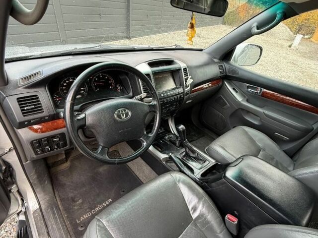 Сірий Тойота Ленд Крузер Прадо 120, об'ємом двигуна 3 л та пробігом 230 тис. км за 3100 $, фото 1 на Automoto.ua
