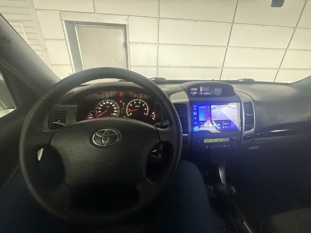 Сірий Тойота Ленд Крузер Прадо 120, об'ємом двигуна 4 л та пробігом 176 тис. км за 15200 $, фото 3 на Automoto.ua