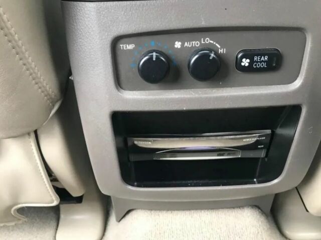 Серый Тойота Ленд Крузер Прадо 120, объемом двигателя 3 л и пробегом 274 тыс. км за 4000 $, фото 18 на Automoto.ua