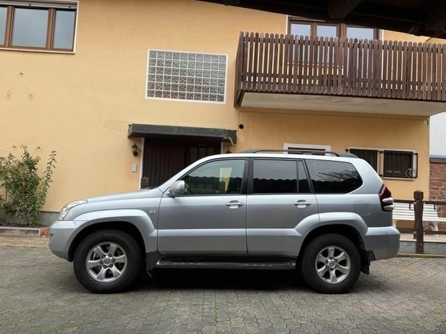 Сірий Тойота Ленд Крузер Прадо 120, об'ємом двигуна 3 л та пробігом 287 тис. км за 2600 $, фото 3 на Automoto.ua