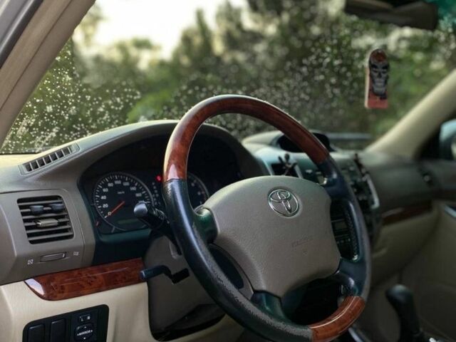 Сірий Тойота Ленд Крузер Прадо 120, об'ємом двигуна 4 л та пробігом 198 тис. км за 10500 $, фото 1 на Automoto.ua