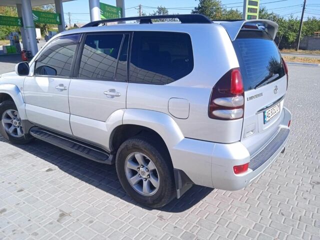 Серый Тойота Ленд Крузер Прадо 120, объемом двигателя 4 л и пробегом 230 тыс. км за 14700 $, фото 10 на Automoto.ua