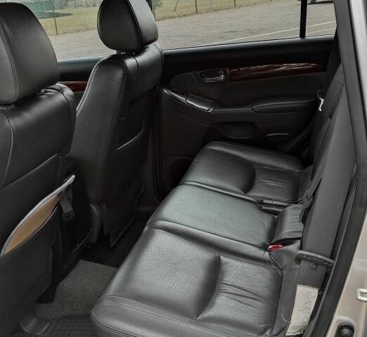 Серый Тойота Ленд Крузер Прадо 120, объемом двигателя 3 л и пробегом 388 тыс. км за 16900 $, фото 6 на Automoto.ua