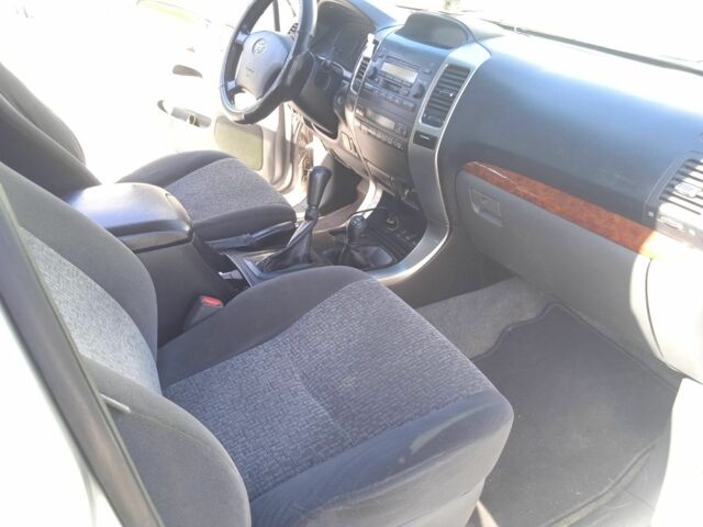 Серый Тойота Ленд Крузер Прадо 120, объемом двигателя 4 л и пробегом 230 тыс. км за 14700 $, фото 13 на Automoto.ua