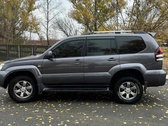 Серый Тойота Ленд Крузер Прадо 120, объемом двигателя 4 л и пробегом 230 тыс. км за 16500 $, фото 2 на Automoto.ua