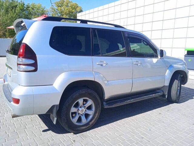 Серый Тойота Ленд Крузер Прадо 120, объемом двигателя 4 л и пробегом 230 тыс. км за 14700 $, фото 5 на Automoto.ua