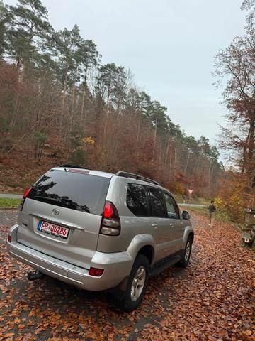 Сірий Тойота Ленд Крузер Прадо 120, об'ємом двигуна 3 л та пробігом 287 тис. км за 2600 $, фото 1 на Automoto.ua