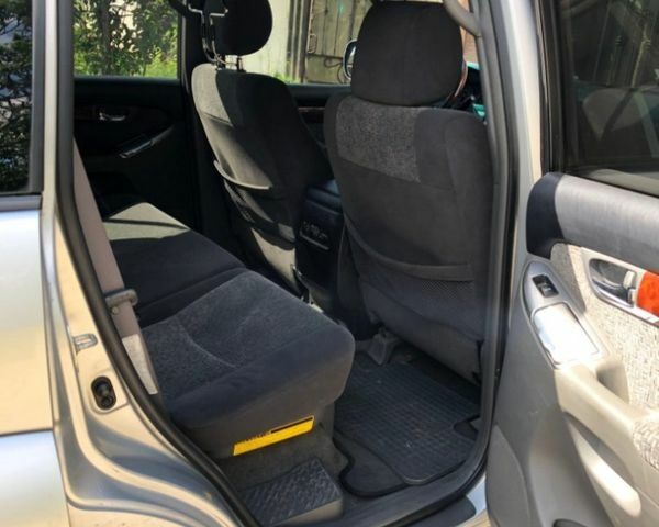 Серый Тойота Ленд Крузер Прадо 120, объемом двигателя 27 л и пробегом 206 тыс. км за 13500 $, фото 7 на Automoto.ua