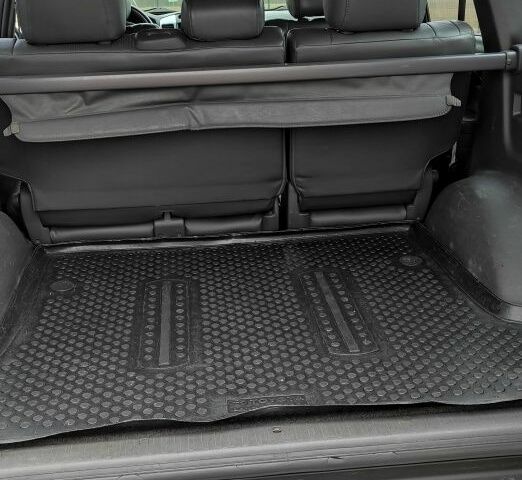 Серый Тойота Ленд Крузер Прадо 120, объемом двигателя 3 л и пробегом 388 тыс. км за 16900 $, фото 7 на Automoto.ua