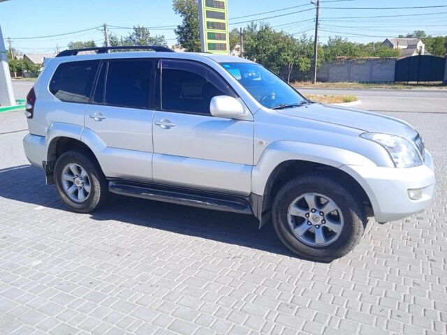 Серый Тойота Ленд Крузер Прадо 120, объемом двигателя 4 л и пробегом 230 тыс. км за 14700 $, фото 2 на Automoto.ua