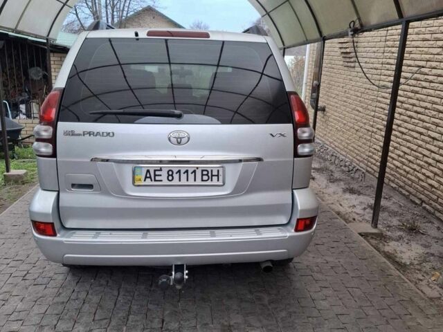 Серый Тойота Ленд Крузер Прадо 120, объемом двигателя 4 л и пробегом 256 тыс. км за 17500 $, фото 2 на Automoto.ua