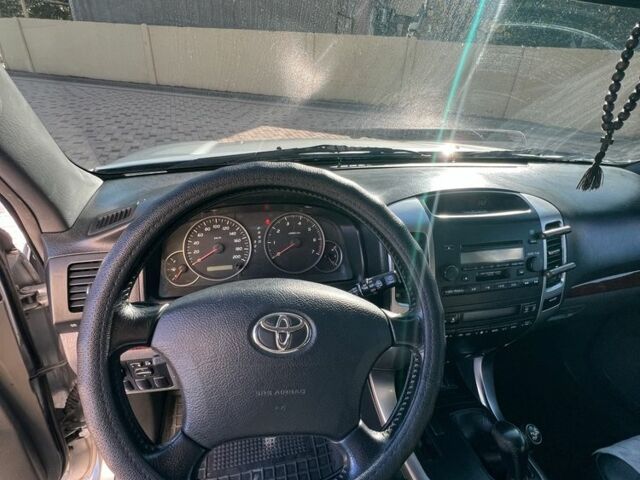 Серый Тойота Ленд Крузер Прадо 120, объемом двигателя 2.7 л и пробегом 202 тыс. км за 13800 $, фото 7 на Automoto.ua