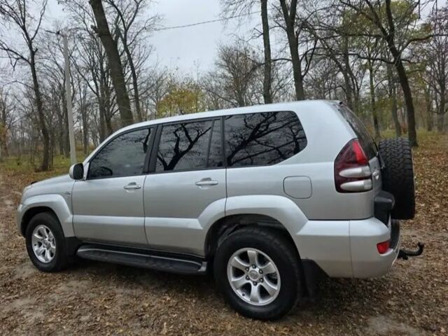 Серый Тойота Ленд Крузер Прадо 120, объемом двигателя 3 л и пробегом 256 тыс. км за 3300 $, фото 3 на Automoto.ua