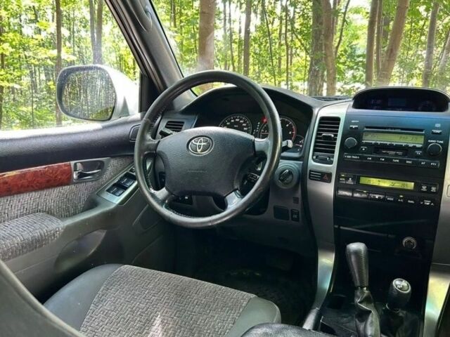 Серый Тойота Ленд Крузер Прадо 120, объемом двигателя 3 л и пробегом 218 тыс. км за 4200 $, фото 4 на Automoto.ua