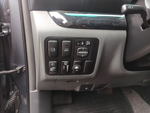 Серый Тойота Ленд Крузер Прадо 120, объемом двигателя 4 л и пробегом 280 тыс. км за 15800 $, фото 14 на Automoto.ua