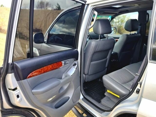 Серый Тойота Ленд Крузер Прадо 120, объемом двигателя 3 л и пробегом 200 тыс. км за 3500 $, фото 7 на Automoto.ua