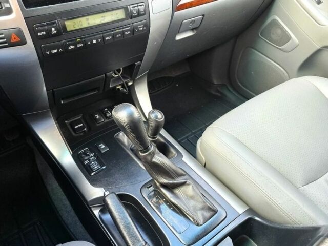 Серый Тойота Ленд Крузер Прадо 120, объемом двигателя 3 л и пробегом 200 тыс. км за 3500 $, фото 8 на Automoto.ua