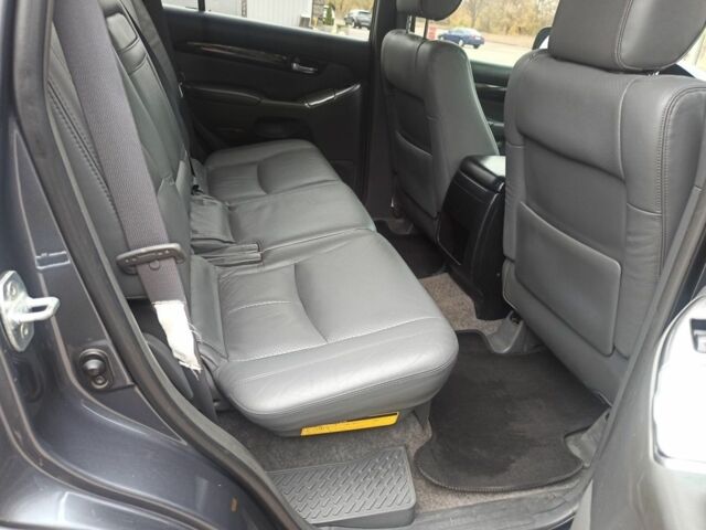 Серый Тойота Ленд Крузер Прадо 120, объемом двигателя 4 л и пробегом 280 тыс. км за 15800 $, фото 13 на Automoto.ua