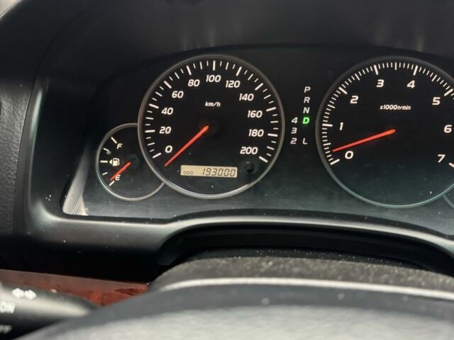 Серый Тойота Ленд Крузер Прадо 120, объемом двигателя 4 л и пробегом 193 тыс. км за 15900 $, фото 4 на Automoto.ua