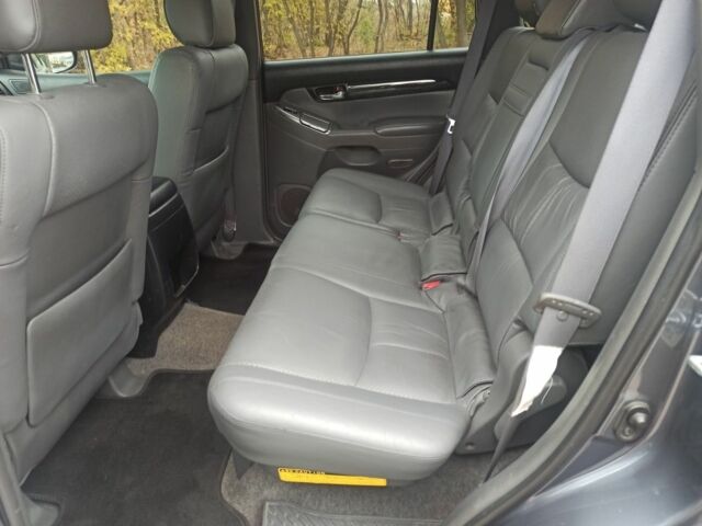 Серый Тойота Ленд Крузер Прадо 120, объемом двигателя 4 л и пробегом 280 тыс. км за 15800 $, фото 10 на Automoto.ua