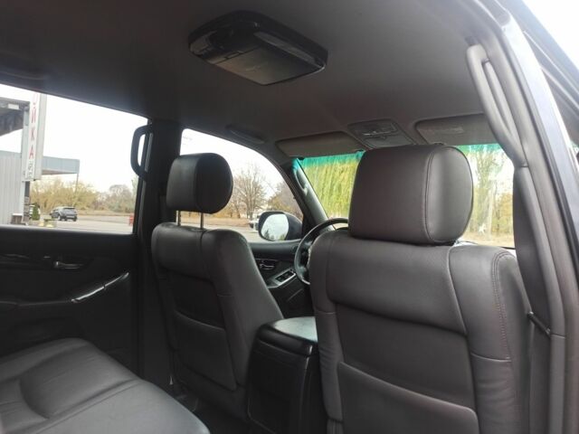 Серый Тойота Ленд Крузер Прадо 120, объемом двигателя 4 л и пробегом 280 тыс. км за 15800 $, фото 12 на Automoto.ua