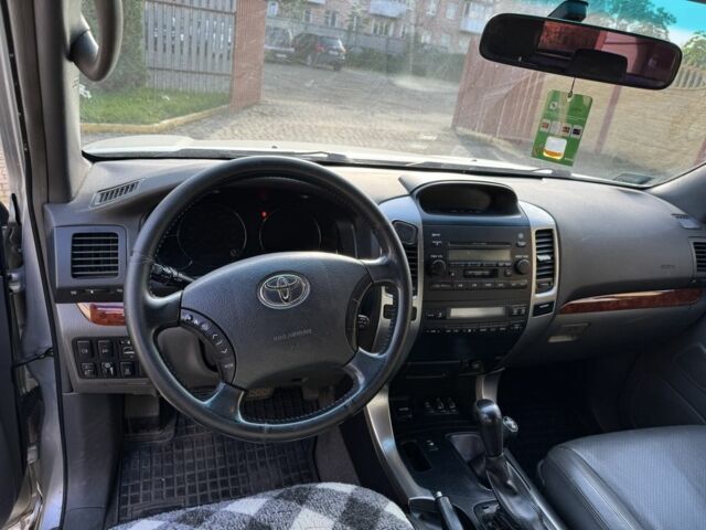 Сірий Тойота Ленд Крузер Прадо 120, об'ємом двигуна 3 л та пробігом 243 тис. км за 16500 $, фото 7 на Automoto.ua