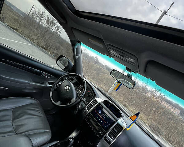 Серый Тойота Ленд Крузер Прадо 120, объемом двигателя 4 л и пробегом 226 тыс. км за 21800 $, фото 36 на Automoto.ua