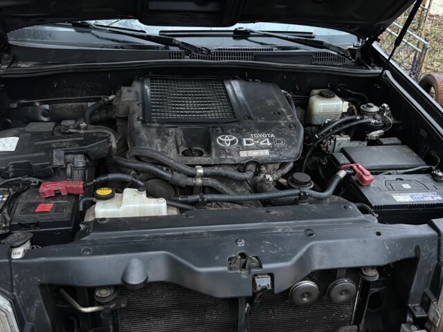 Серый Тойота Ленд Крузер Прадо 120, объемом двигателя 3 л и пробегом 446 тыс. км за 11000 $, фото 6 на Automoto.ua