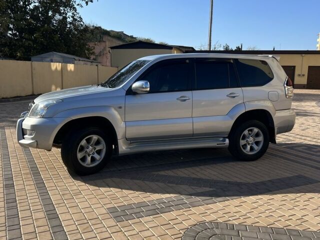 Серый Тойота Ленд Крузер Прадо 120, объемом двигателя 2.7 л и пробегом 202 тыс. км за 13800 $, фото 1 на Automoto.ua