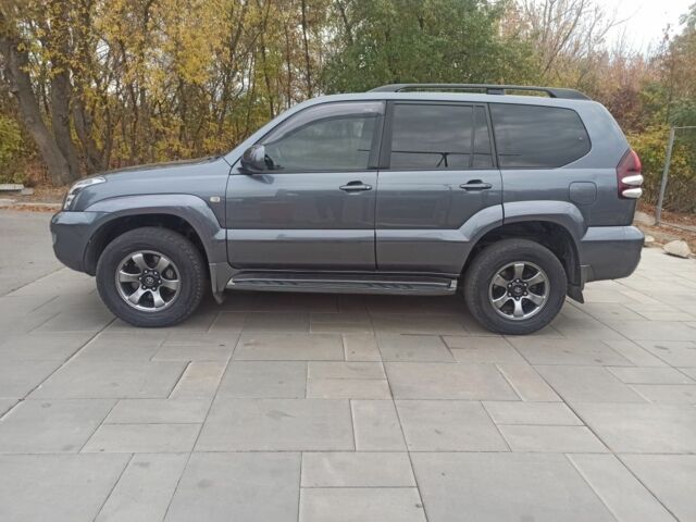 Серый Тойота Ленд Крузер Прадо 120, объемом двигателя 4 л и пробегом 280 тыс. км за 15800 $, фото 5 на Automoto.ua