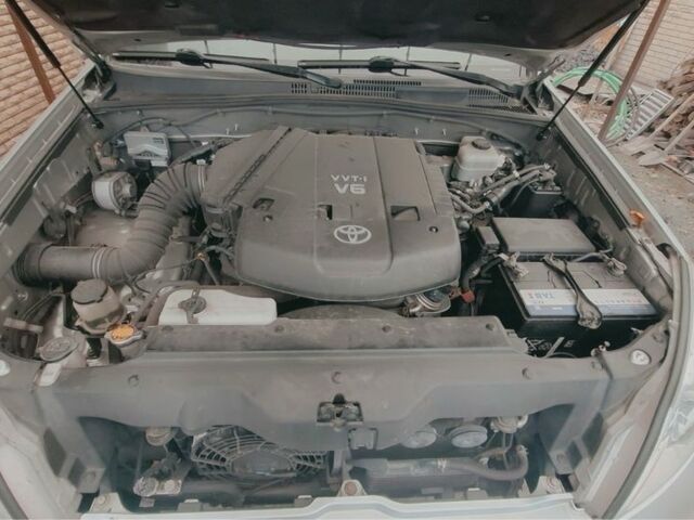 Серый Тойота Ленд Крузер Прадо 120, объемом двигателя 4 л и пробегом 256 тыс. км за 17500 $, фото 4 на Automoto.ua