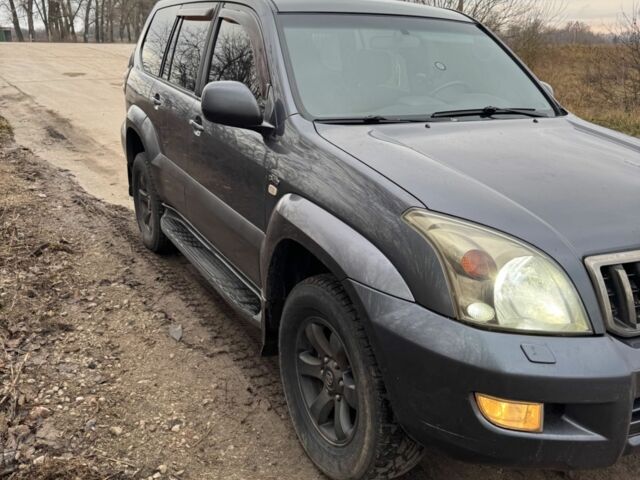 Серый Тойота Ленд Крузер Прадо 120, объемом двигателя 3 л и пробегом 446 тыс. км за 11000 $, фото 8 на Automoto.ua