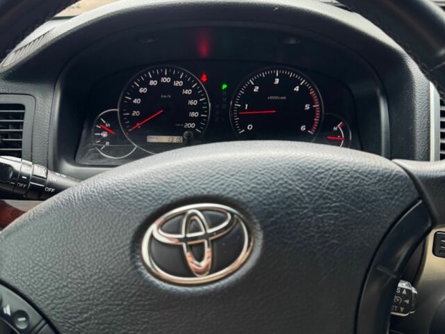 Серый Тойота Ленд Крузер Прадо 120, объемом двигателя 3 л и пробегом 446 тыс. км за 11000 $, фото 2 на Automoto.ua