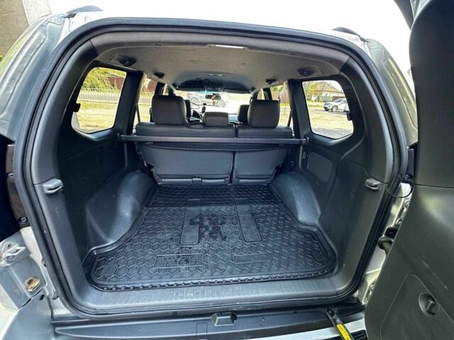 Сірий Тойота Ленд Крузер Прадо 120, об'ємом двигуна 4 л та пробігом 150 тис. км за 19000 $, фото 7 на Automoto.ua