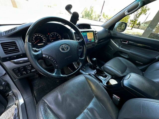 Сірий Тойота Ленд Крузер Прадо 120, об'ємом двигуна 4 л та пробігом 150 тис. км за 19000 $, фото 10 на Automoto.ua