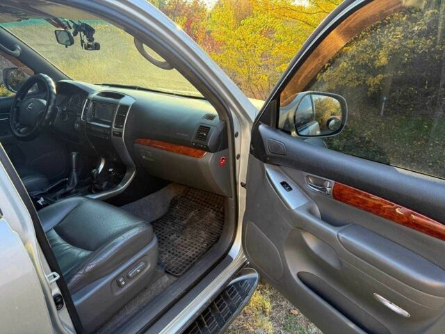 Серый Тойота Ленд Крузер Прадо 120, объемом двигателя 4 л и пробегом 171 тыс. км за 18000 $, фото 12 на Automoto.ua