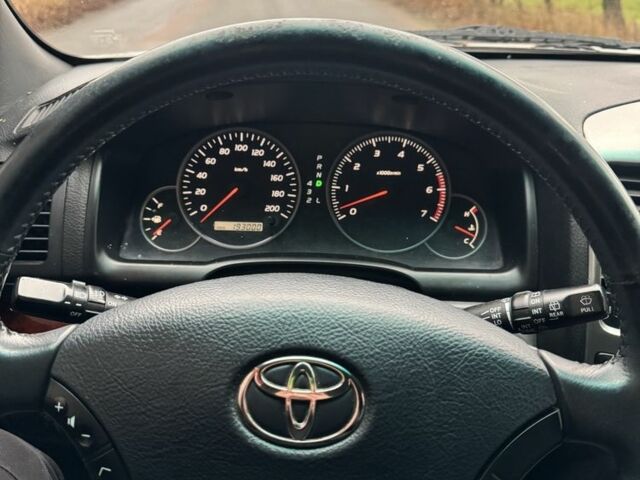 Серый Тойота Ленд Крузер Прадо 120, объемом двигателя 4 л и пробегом 193 тыс. км за 15900 $, фото 7 на Automoto.ua