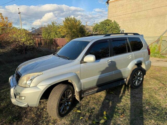 Серый Тойота Ленд Крузер Прадо 120, объемом двигателя 4 л и пробегом 171 тыс. км за 18000 $, фото 1 на Automoto.ua