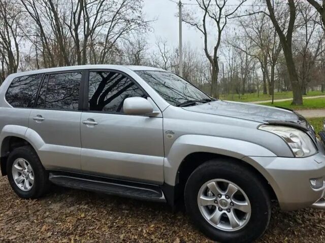 Серый Тойота Ленд Крузер Прадо 120, объемом двигателя 3 л и пробегом 256 тыс. км за 3300 $, фото 1 на Automoto.ua