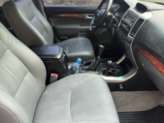 Синий Тойота Ленд Крузер Прадо 120, объемом двигателя 4 л и пробегом 337 тыс. км за 14300 $, фото 6 на Automoto.ua