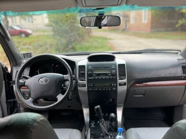 Синий Тойота Ленд Крузер Прадо 120, объемом двигателя 4 л и пробегом 337 тыс. км за 14300 $, фото 7 на Automoto.ua