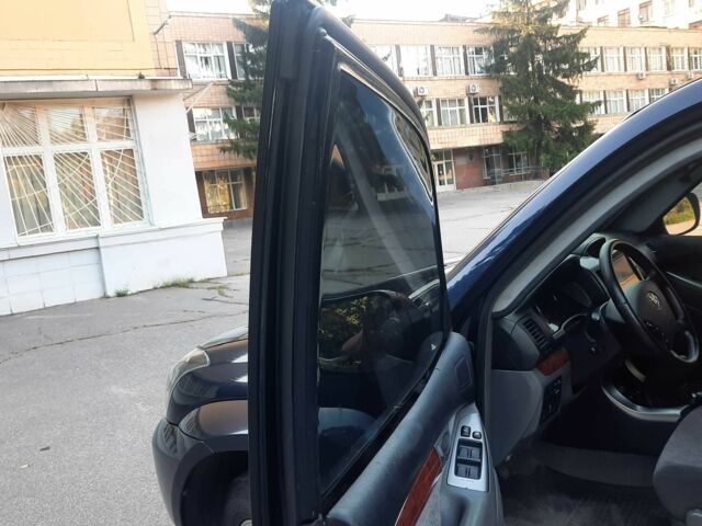 Синій Тойота Ленд Крузер Прадо 120, об'ємом двигуна 3 л та пробігом 300 тис. км за 43500 $, фото 10 на Automoto.ua