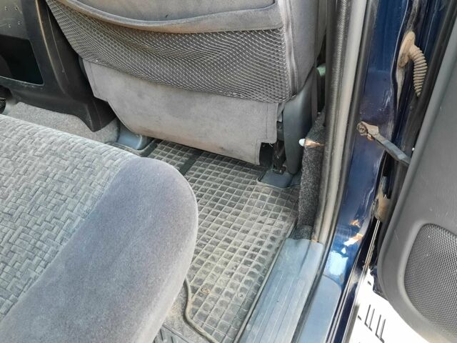 Синій Тойота Ленд Крузер Прадо 120, об'ємом двигуна 3 л та пробігом 300 тис. км за 43500 $, фото 18 на Automoto.ua