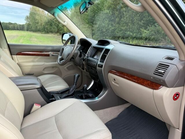 Зеленый Тойота Ленд Крузер Прадо 120, объемом двигателя 3 л и пробегом 232 тыс. км за 4300 $, фото 1 на Automoto.ua