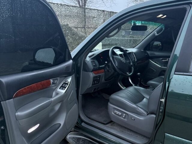 Зеленый Тойота Ленд Крузер Прадо 120, объемом двигателя 3 л и пробегом 300 тыс. км за 10600 $, фото 10 на Automoto.ua