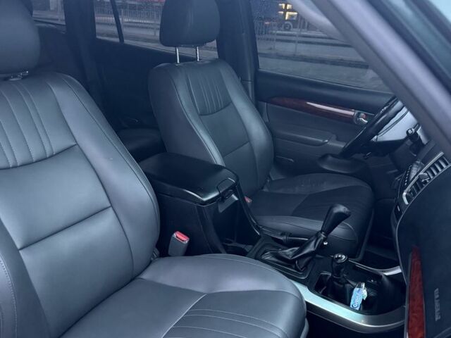 Зеленый Тойота Ленд Крузер Прадо 120, объемом двигателя 3 л и пробегом 300 тыс. км за 10600 $, фото 13 на Automoto.ua