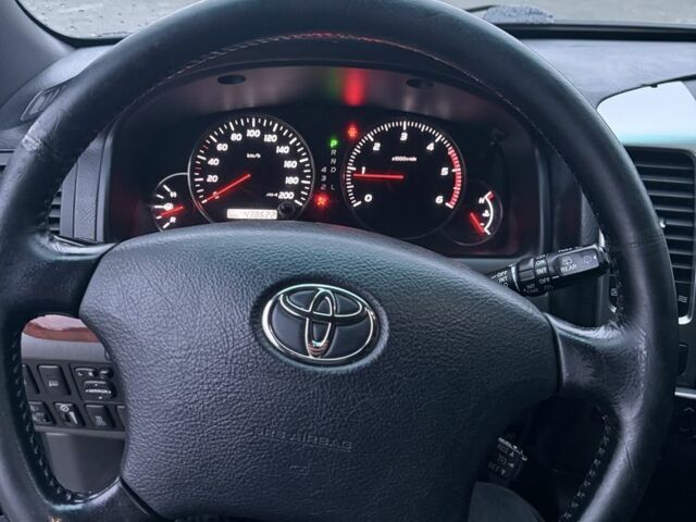 Зеленый Тойота Ленд Крузер Прадо 120, объемом двигателя 3 л и пробегом 300 тыс. км за 10600 $, фото 16 на Automoto.ua