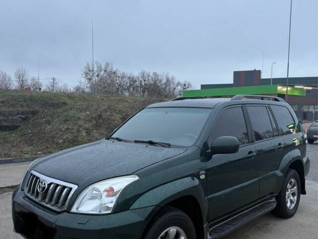 Зеленый Тойота Ленд Крузер Прадо 120, объемом двигателя 3 л и пробегом 300 тыс. км за 10600 $, фото 1 на Automoto.ua