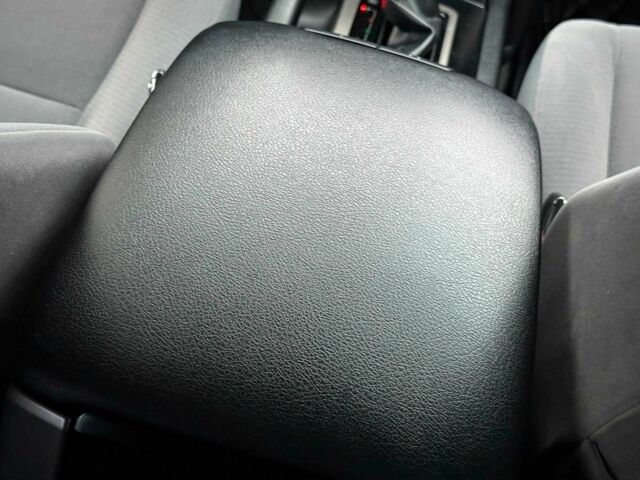 Белый Тойота Ленд Крузер Прадо 150, объемом двигателя 2.7 л и пробегом 180 тыс. км за 20500 $, фото 22 на Automoto.ua