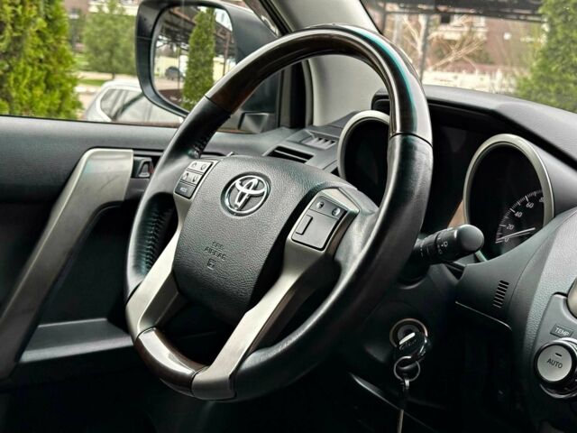 Белый Тойота Ленд Крузер Прадо 150, объемом двигателя 2.7 л и пробегом 180 тыс. км за 20500 $, фото 17 на Automoto.ua